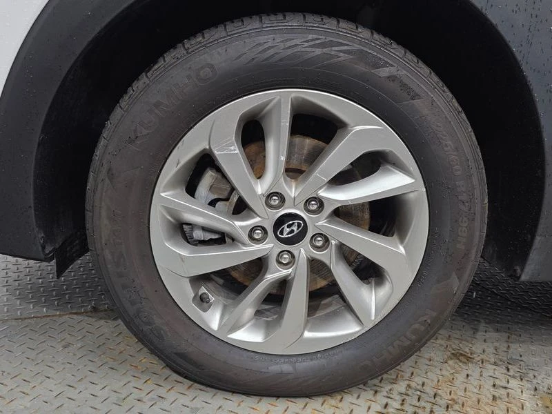 Hyundai Tucson Diesel 1.7 2WD| 115к.с.| ВКЛ.ТЕХНОТЕСТ, снимка 5 - Автомобили и джипове - 55615172