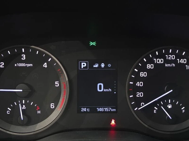 Hyundai Tucson Diesel 1.7 2WD| 115к.с.| ВКЛ.ТЕХНОТЕСТ, снимка 8 - Автомобили и джипове - 55615172