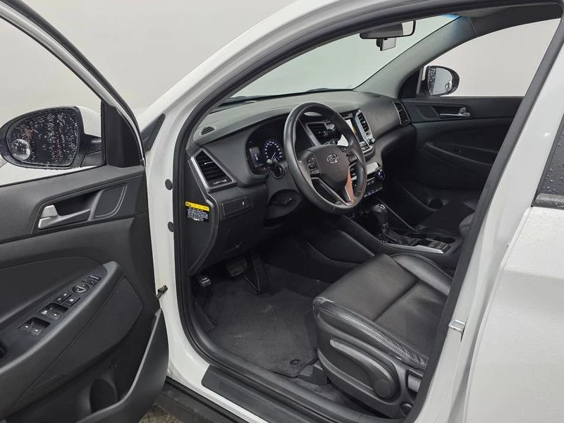 Hyundai Tucson Diesel 1.7 2WD| 115к.с.| ВКЛ.ТЕХНОТЕСТ, снимка 10 - Автомобили и джипове - 55615172