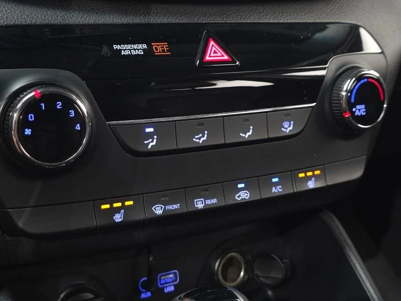Hyundai Tucson Diesel 1.7 2WD| 115к.с.| ВКЛ.ТЕХНОТЕСТ, снимка 11 - Автомобили и джипове - 55615172