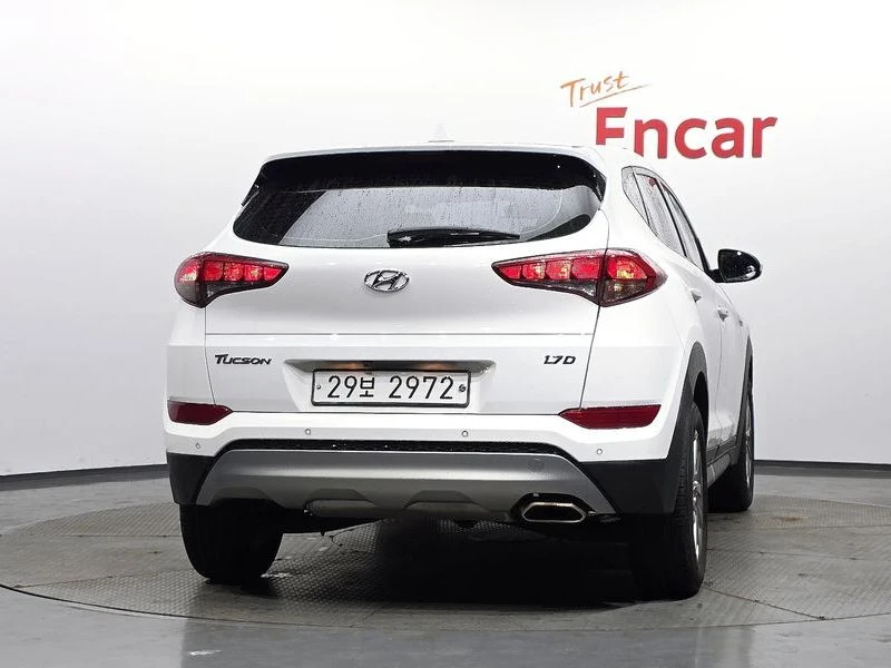 Hyundai Tucson Diesel 1.7 2WD| 115к.с.| ВКЛ.ТЕХНОТЕСТ, снимка 4 - Автомобили и джипове - 55615172