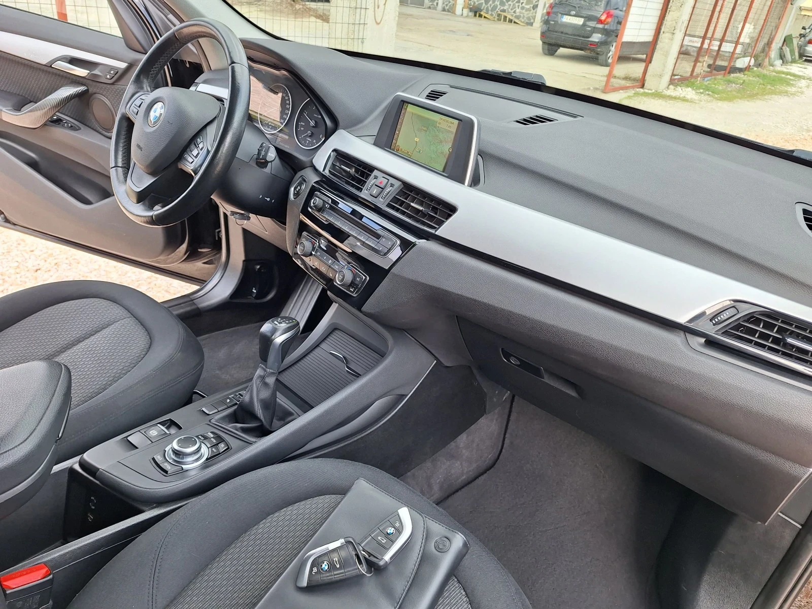 BMW X1 2.0d* Фейслифт/Навигация/Автомат/Лед/Топ*  - изображение 10
