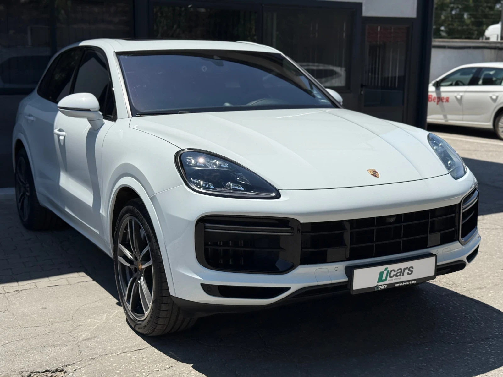 Porsche Cayenne Turbo 4.0 V8 (550 кс) - изображение 3