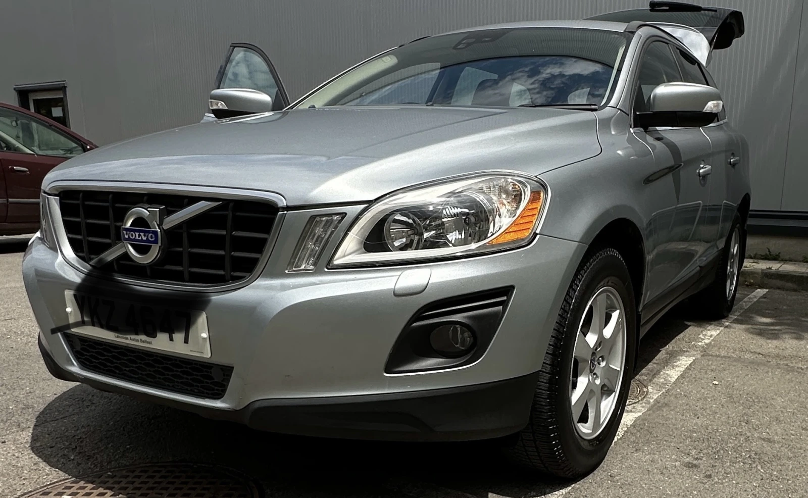 Volvo XC60 2.4 D5 Edrive - изображение 2