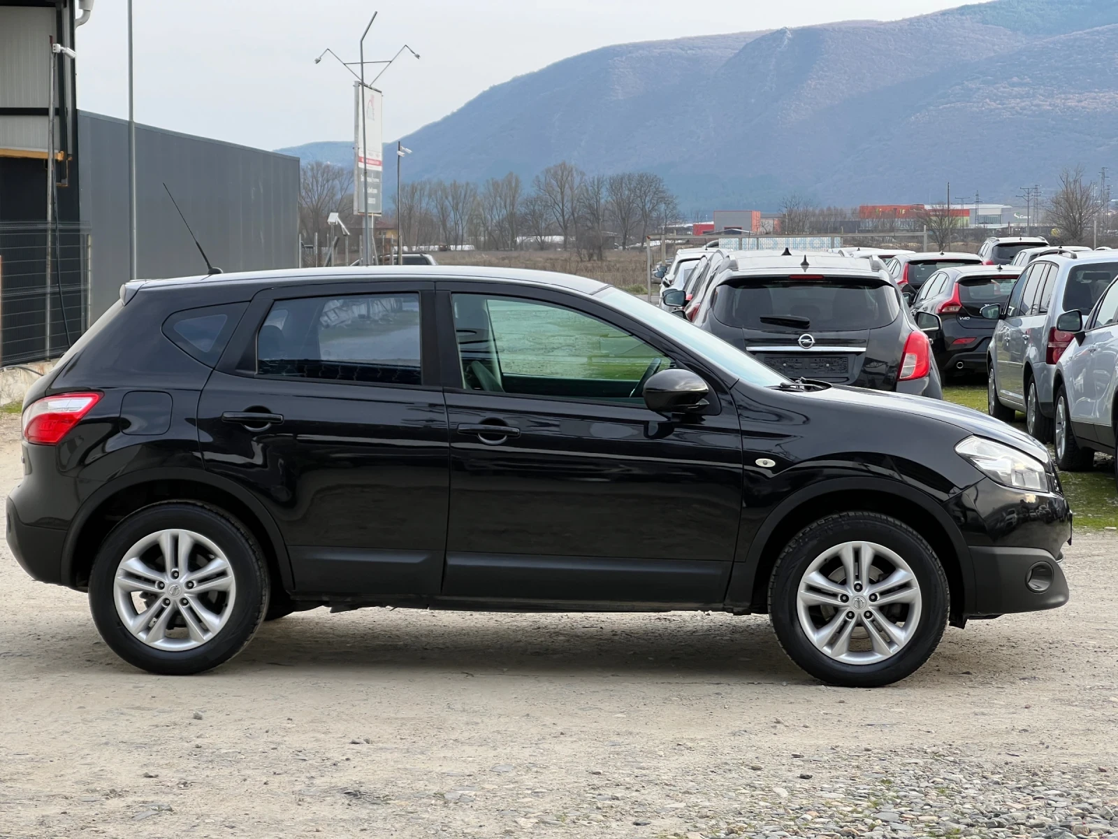 Nissan Qashqai 1.5dCi-110к.с/Facelift/ Камера/Навигация/Автопилот, снимка 4 - Автомобили и джипове - 53711008