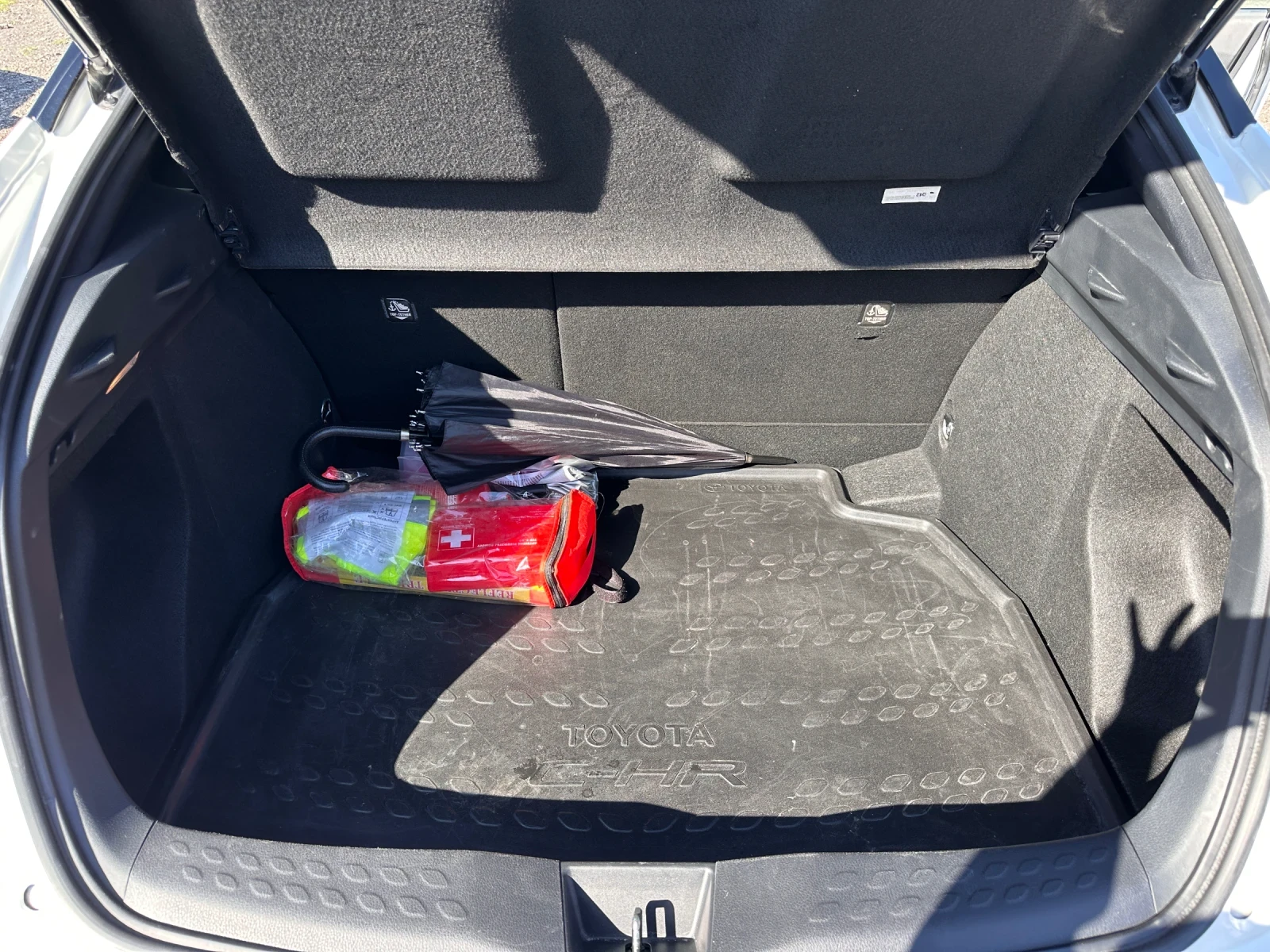 Toyota C-HR, снимка 12 - Автомобили и джипове - 54321714