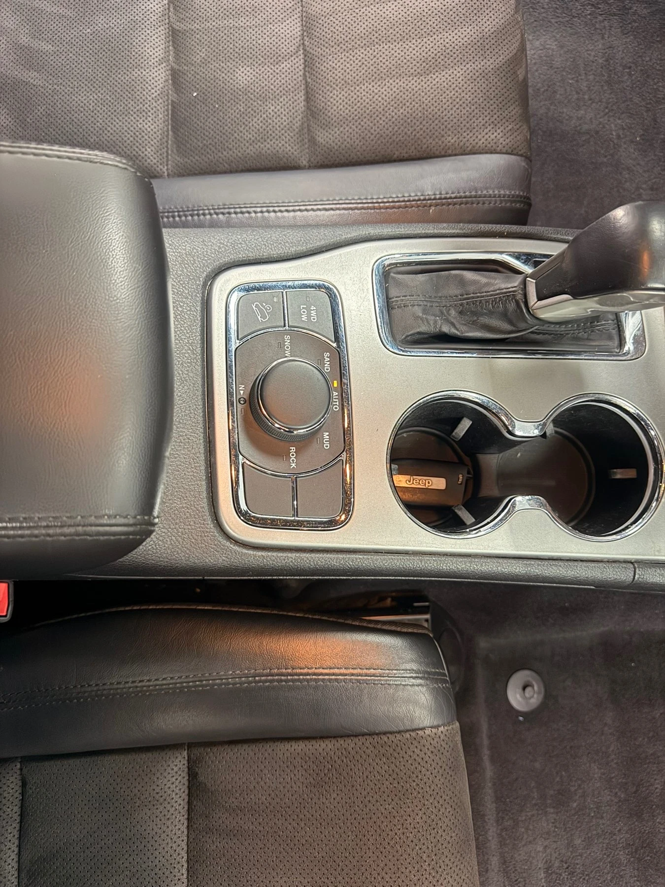 Jeep Grand cherokee 3.6, снимка 5 - Автомобили и джипове - 54584970