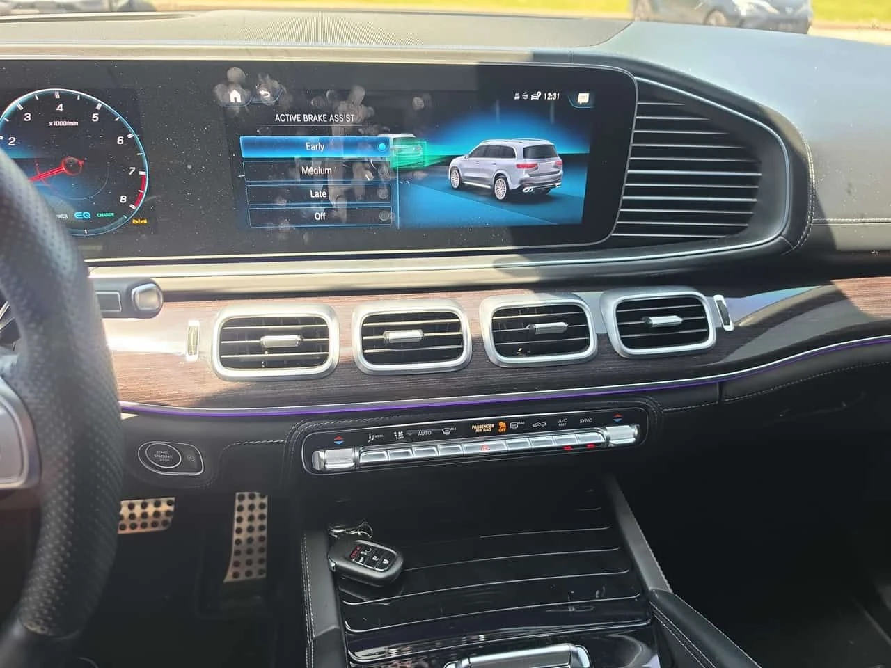 Mercedes-Benz GLS 63 AMG ДИСТРОНИК * 360 * BURMESTER * PANO * ОБДУХВАНЕ, снимка 9 - Автомобили и джипове - 55148712