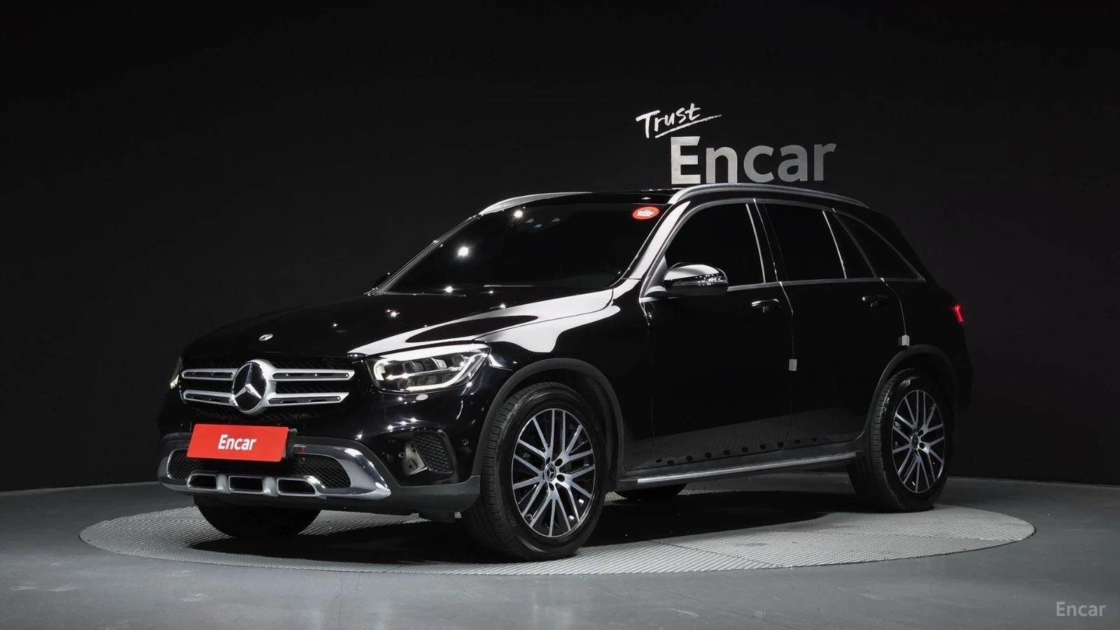 Mercedes-Benz GLC 300 AMG* ПАМЕТ* ПОДГРЕВ* КАМЕРА* ПАНО* ДВА КЛЮЧА