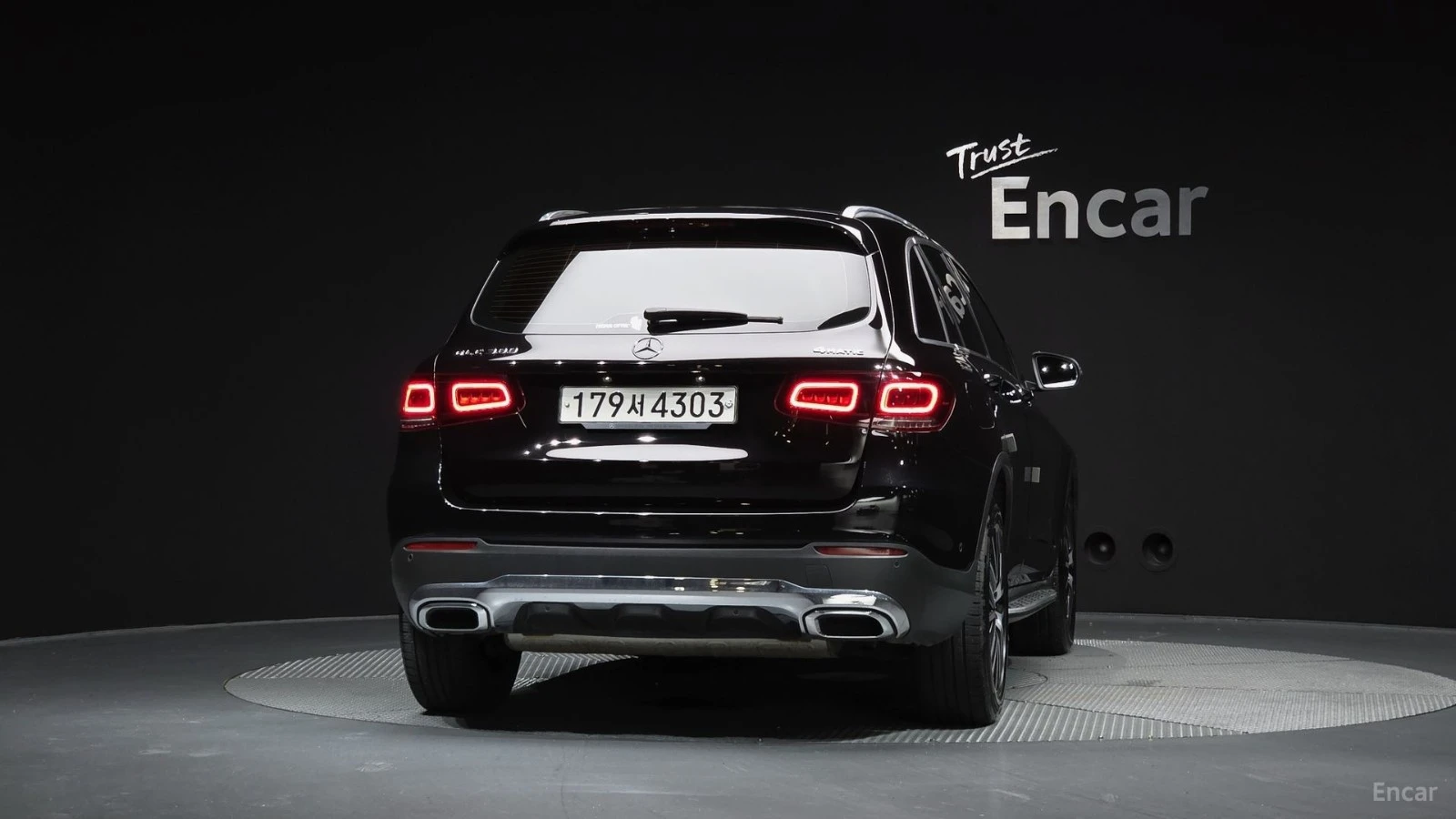 Mercedes-Benz GLC 300 AMG* ПАМЕТ* ПОДГРЕВ* КАМЕРА* ПАНО* ДВА КЛЮЧА, снимка 4 - Автомобили и джипове - 55459508