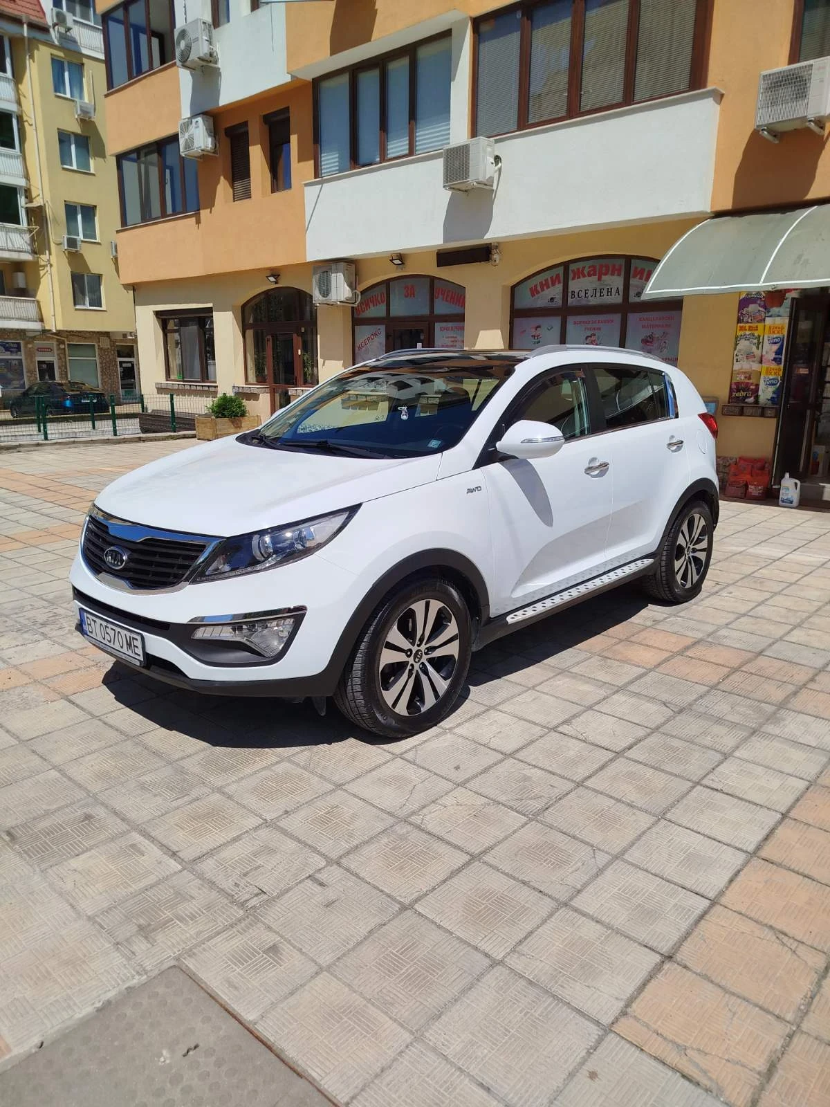 Kia Sportage, снимка 2 - Автомобили и джипове - 55658707