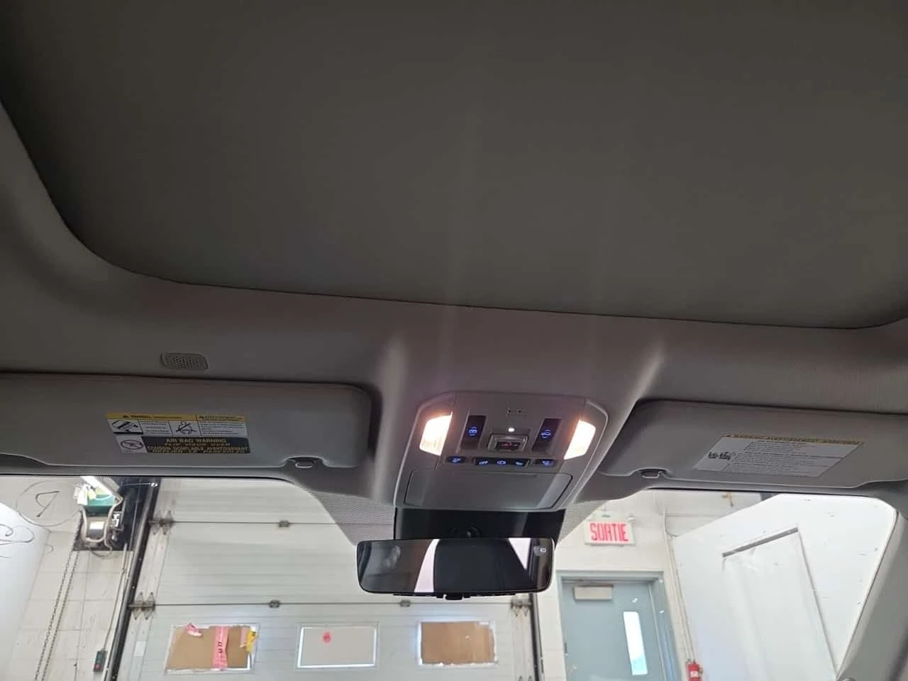 Toyota Highlander * HYBRID LIMITED * AWD * CARFAX * , снимка 10 - Автомобили и джипове - 55744384