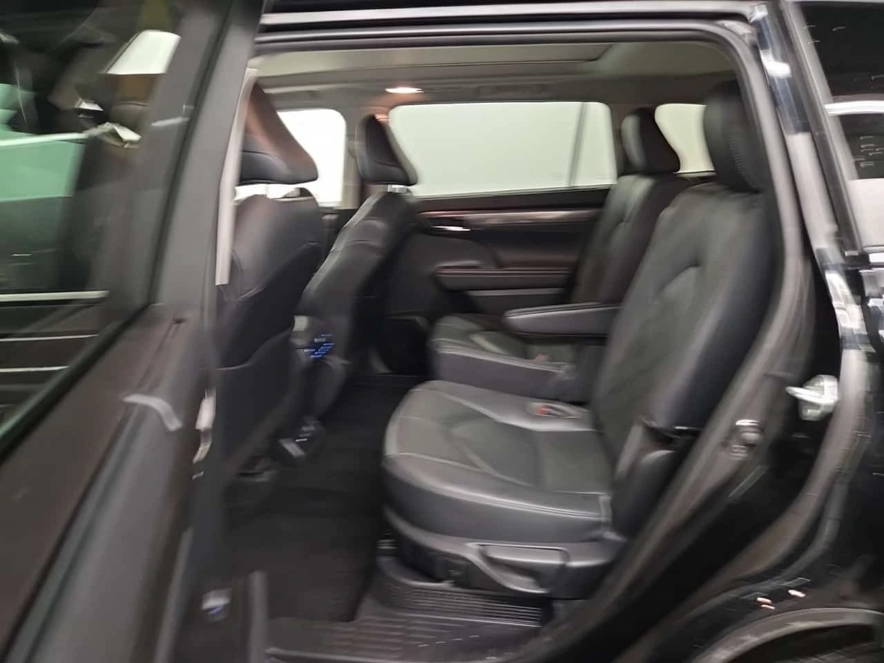 Toyota Highlander * HYBRID LIMITED * AWD * CARFAX * , снимка 11 - Автомобили и джипове - 55744384