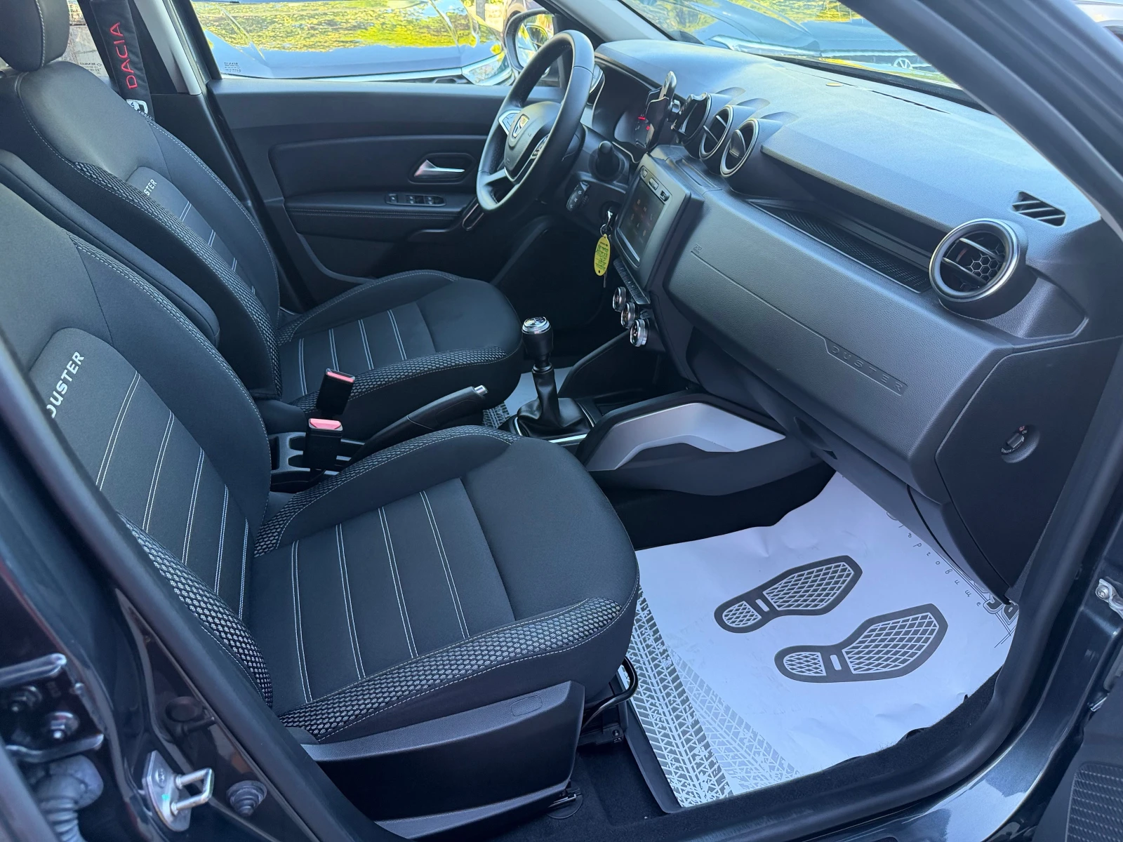 Dacia Duster 1.6 GPL NAVI KAMERA, снимка 8 - Автомобили и джипове - 55771004