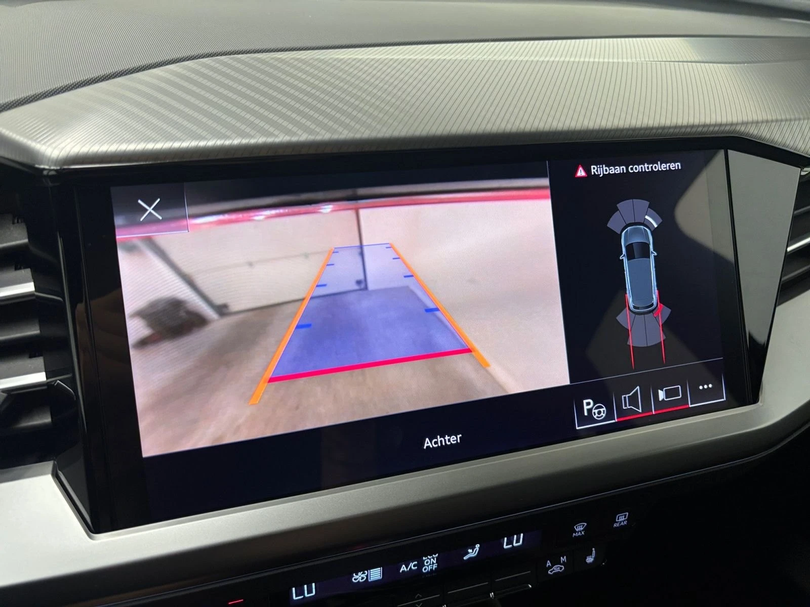 Audi Q4 e-tron S-Line Leather LED Navi 95% SoH | Mobile.bg � ����������� 12