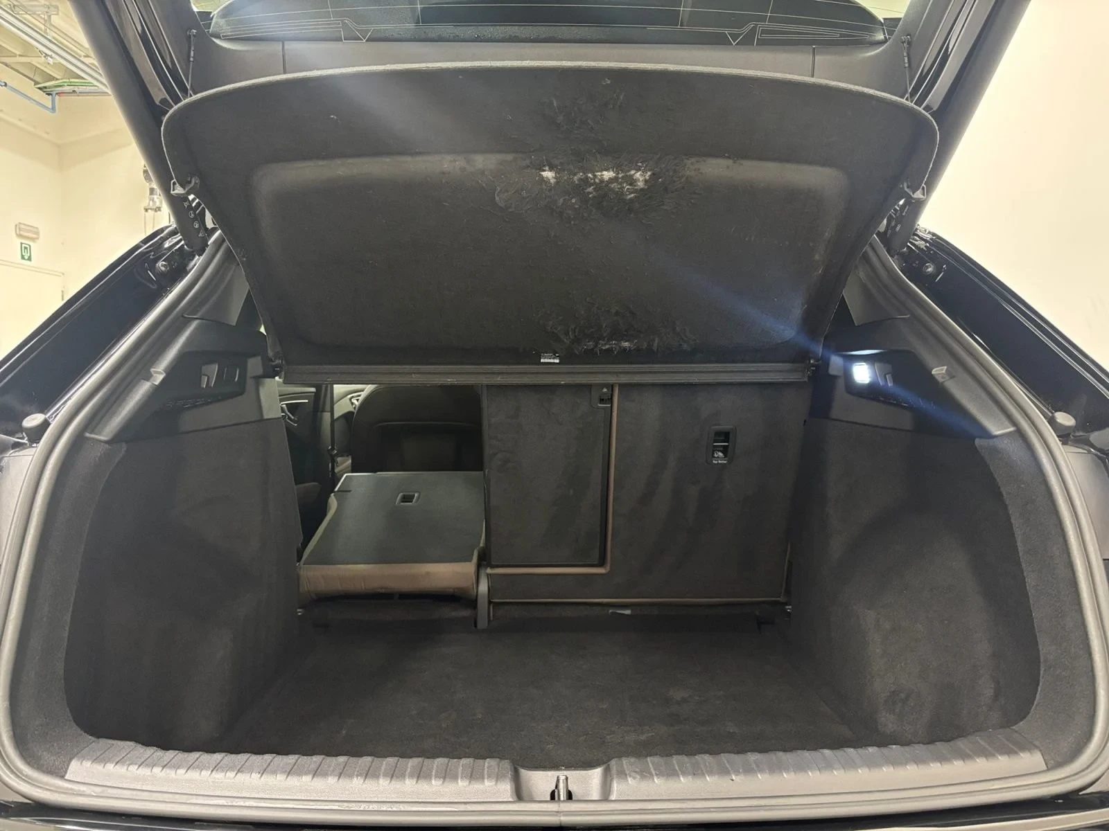 Audi Q4 e-tron S-Line Leather LED Navi 95% SoH | Mobile.bg � ����������� 17
