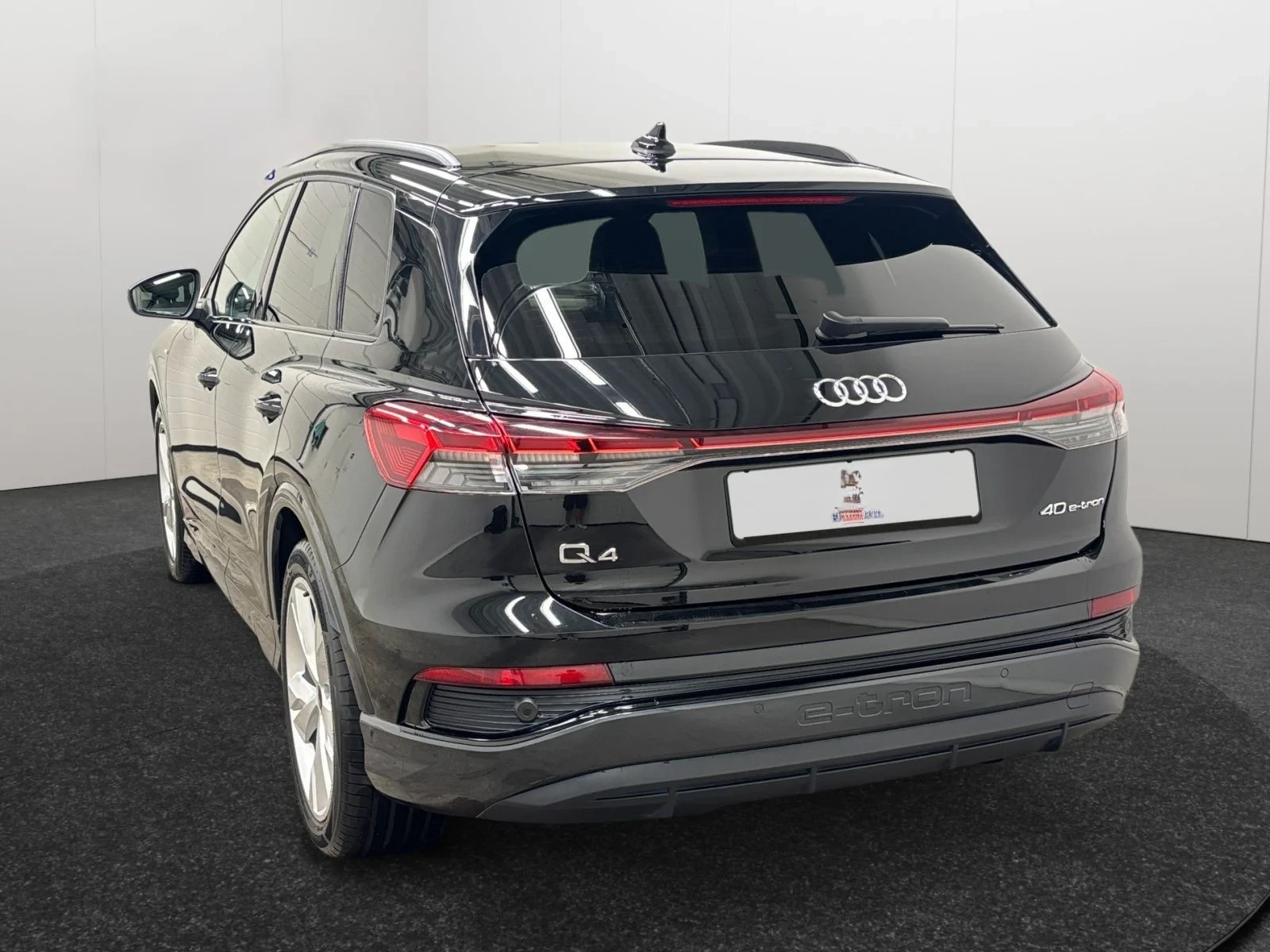 Audi Q4 e-tron S-Line Leather LED Navi 95% SoH | Mobile.bg � ����������� 3