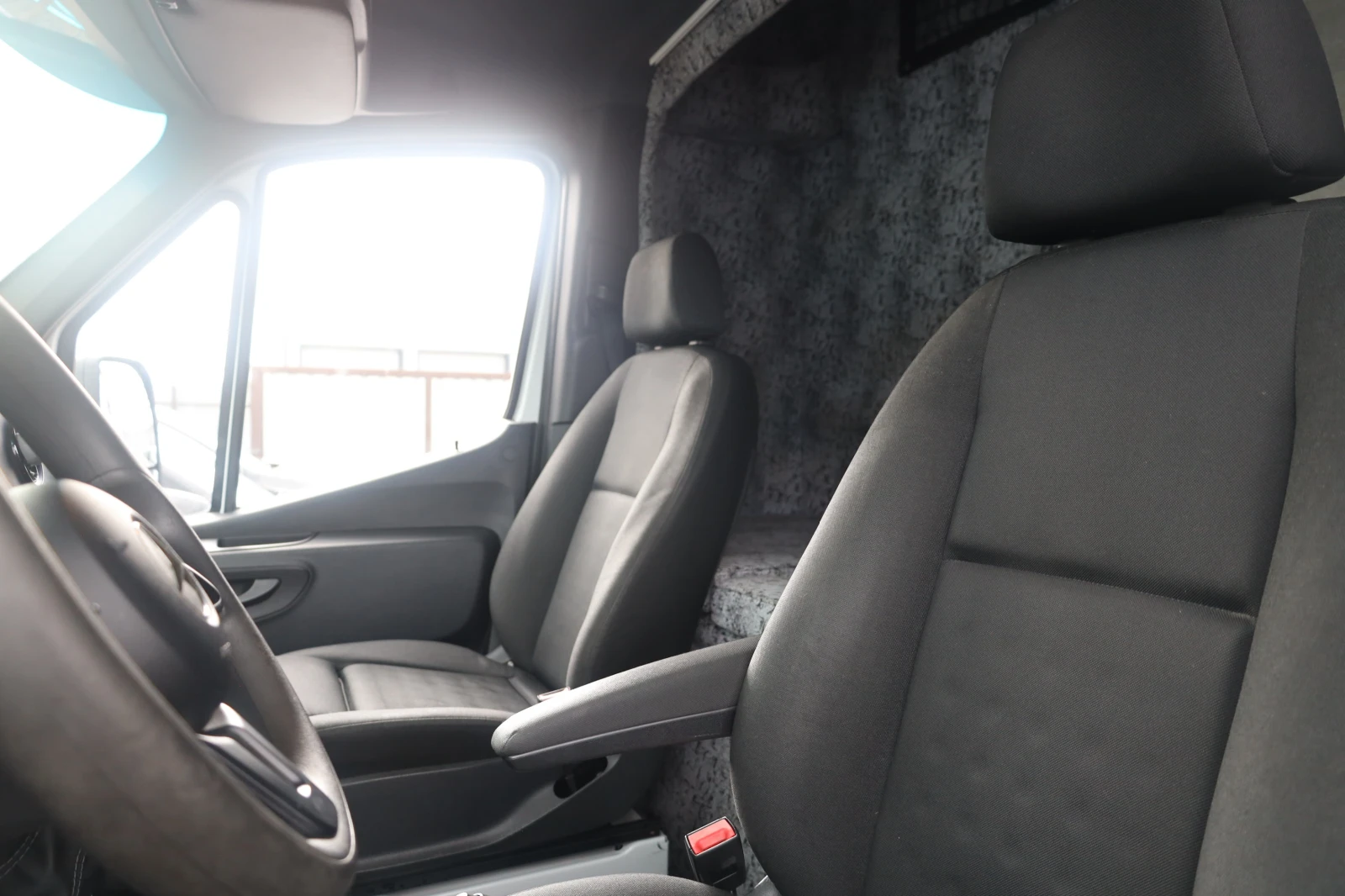 Mercedes-Benz Sprinter 316 d Klima ПЕЧКА PonyFantasy Спален KeyStart Tempomat, снимка 10 - Бусове и автобуси - 54080710