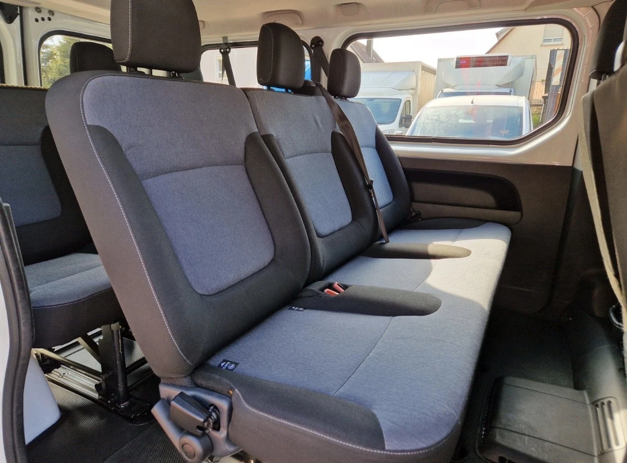 Opel Vivaro 1.6 dCi, снимка 10 - Бусове и автобуси - 56276144