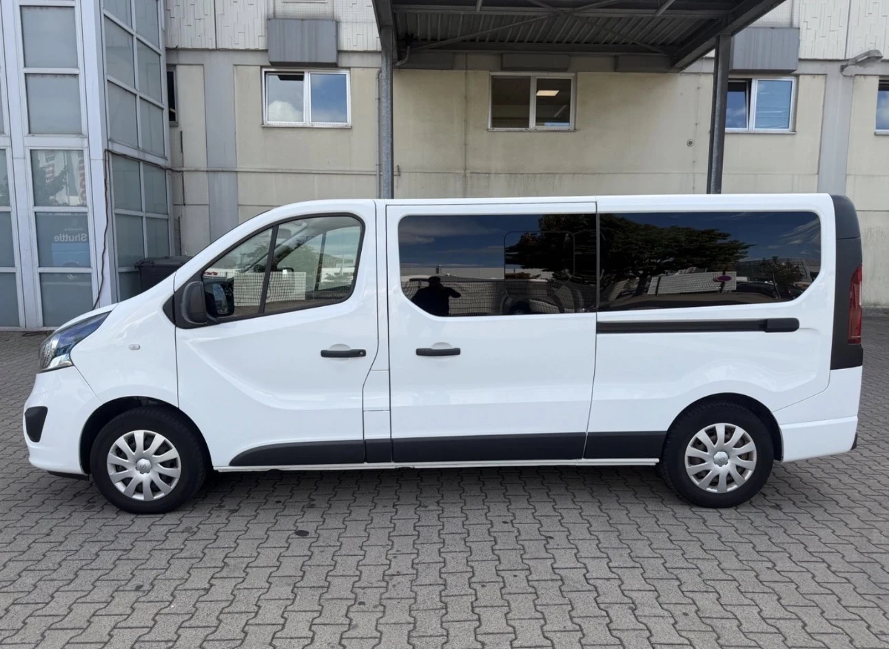 Opel Vivaro 1.6 dCi, снимка 4 - Бусове и автобуси - 56276144
