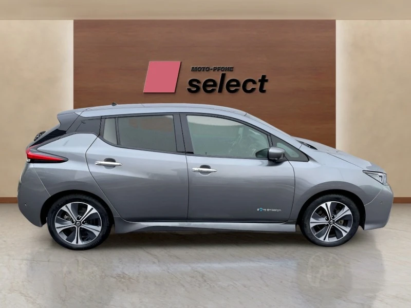 Nissan Leaf  40Kwh, снимка 5 - Автомобили и джипове - 46420430