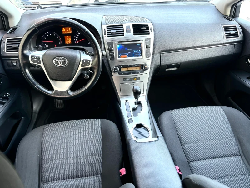 Toyota Avensis 2.0 FACE, снимка 9 - Автомобили и джипове - 48059105