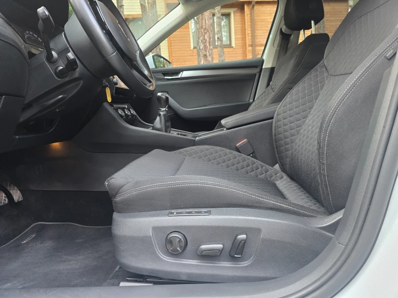 Skoda Superb, снимка 7 - Автомобили и джипове - 52472498