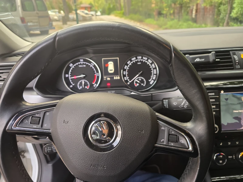 Skoda Superb, снимка 12 - Автомобили и джипове - 52472498