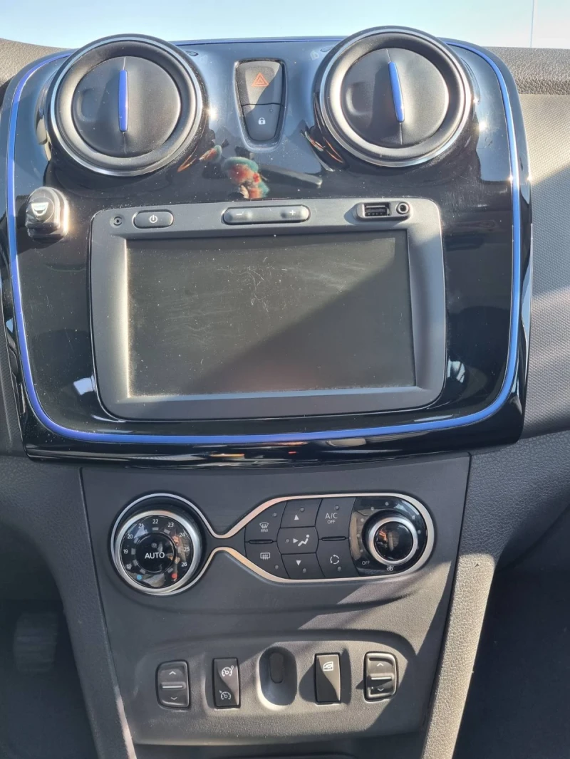 Dacia Logan MCV 1.5Blue DCI STEPWAY, снимка 15 - Автомобили и джипове - 52123652