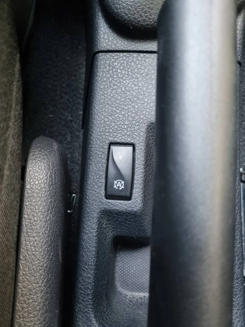 Dacia Logan MCV 1.5Blue DCI STEPWAY, снимка 16 - Автомобили и джипове - 52123652