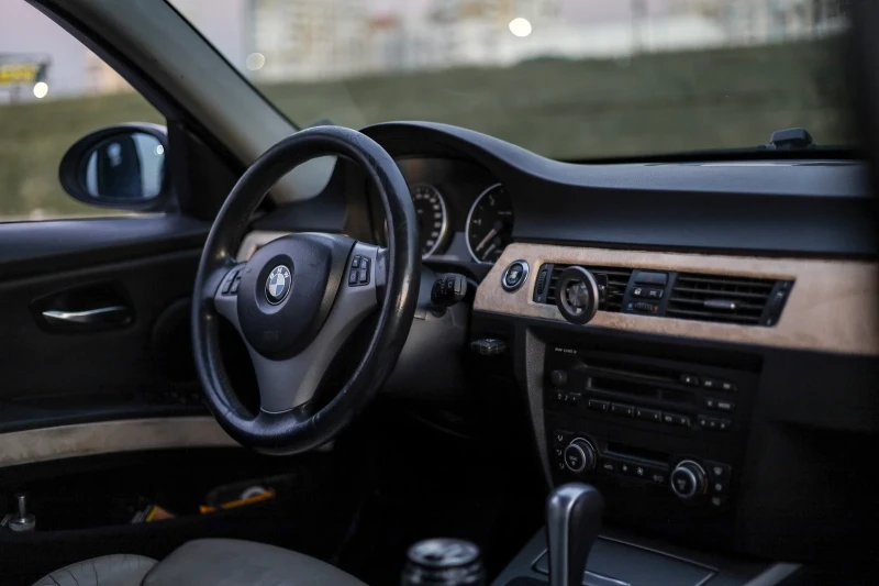 BMW 320, снимка 7 - Автомобили и джипове - 52347058