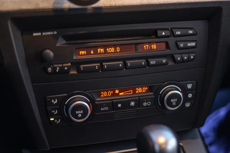 BMW 320, снимка 10 - Автомобили и джипове - 52347058