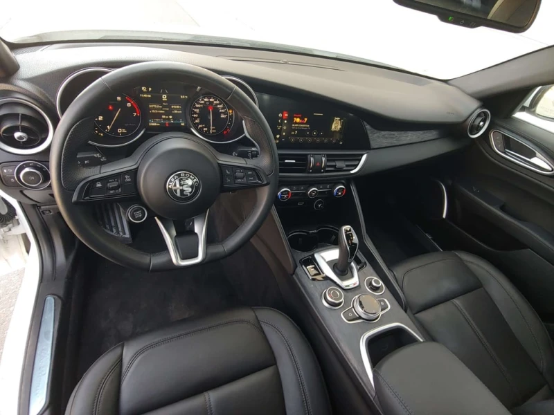 Alfa Romeo Giulia * SPRINT * CARFAX * ЦЕНА ДО БГ, снимка 13 - Автомобили и джипове - 53108267