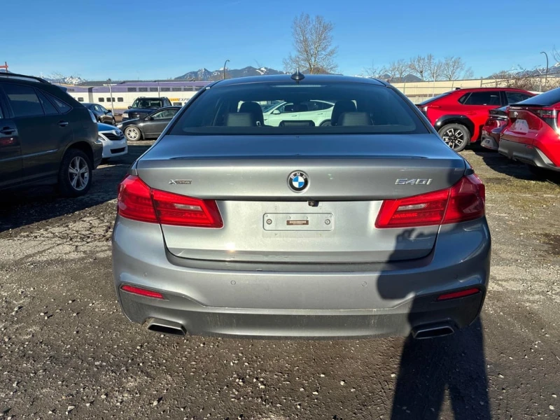 BMW 540 i xDrive 2017 * CARFAX * БЕЗ ПЪРВОНАЧАЛНА ВНОСКА, снимка 5 - Автомобили и джипове - 53149341