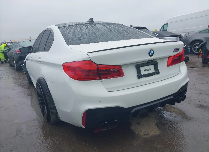 BMW M5 COMPETITION Обдух* Bowers&Wilkins* CarPlay* Масаж* - изображение 4