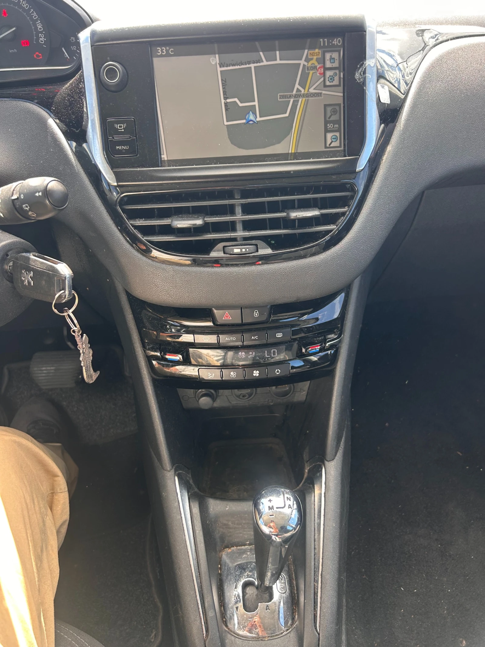 Peugeot 208 1.4HDI AVTOMAT/NAVI EURO 5 | Mobile.bg   12