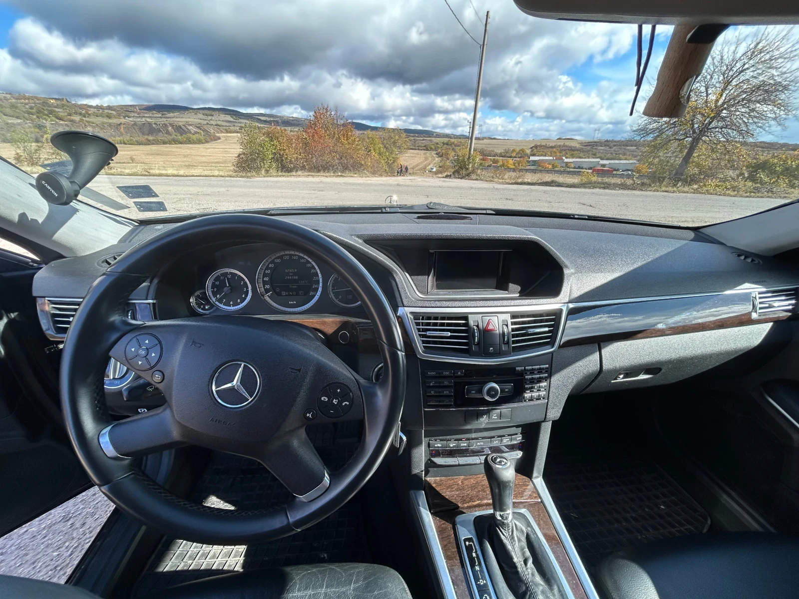 Mercedes-Benz E 220  - изображение 7