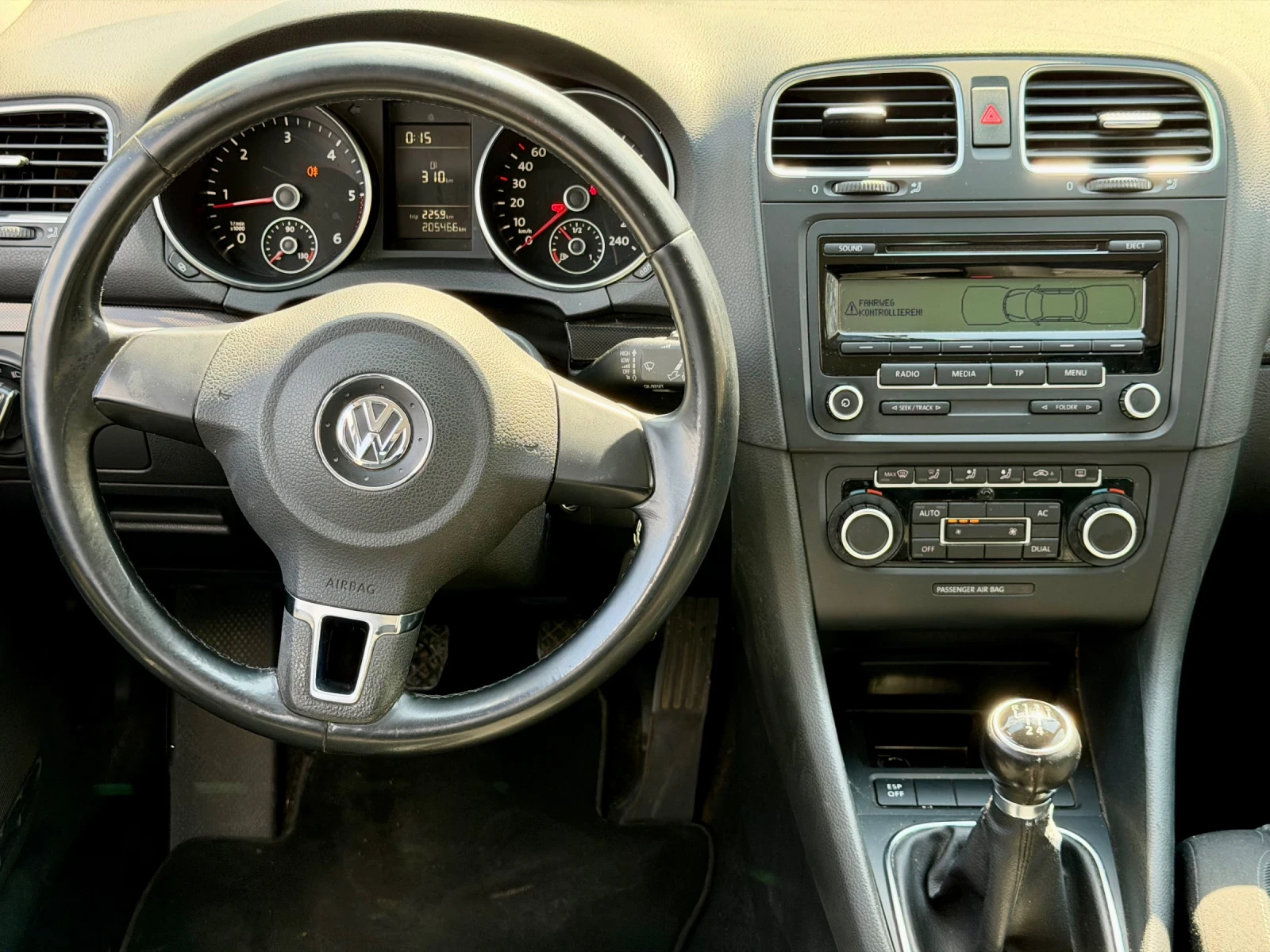 VW Golf ГЕРМАНИЯ ТОП ТОП ТОП, снимка 8 - Автомобили и джипове - 53125708