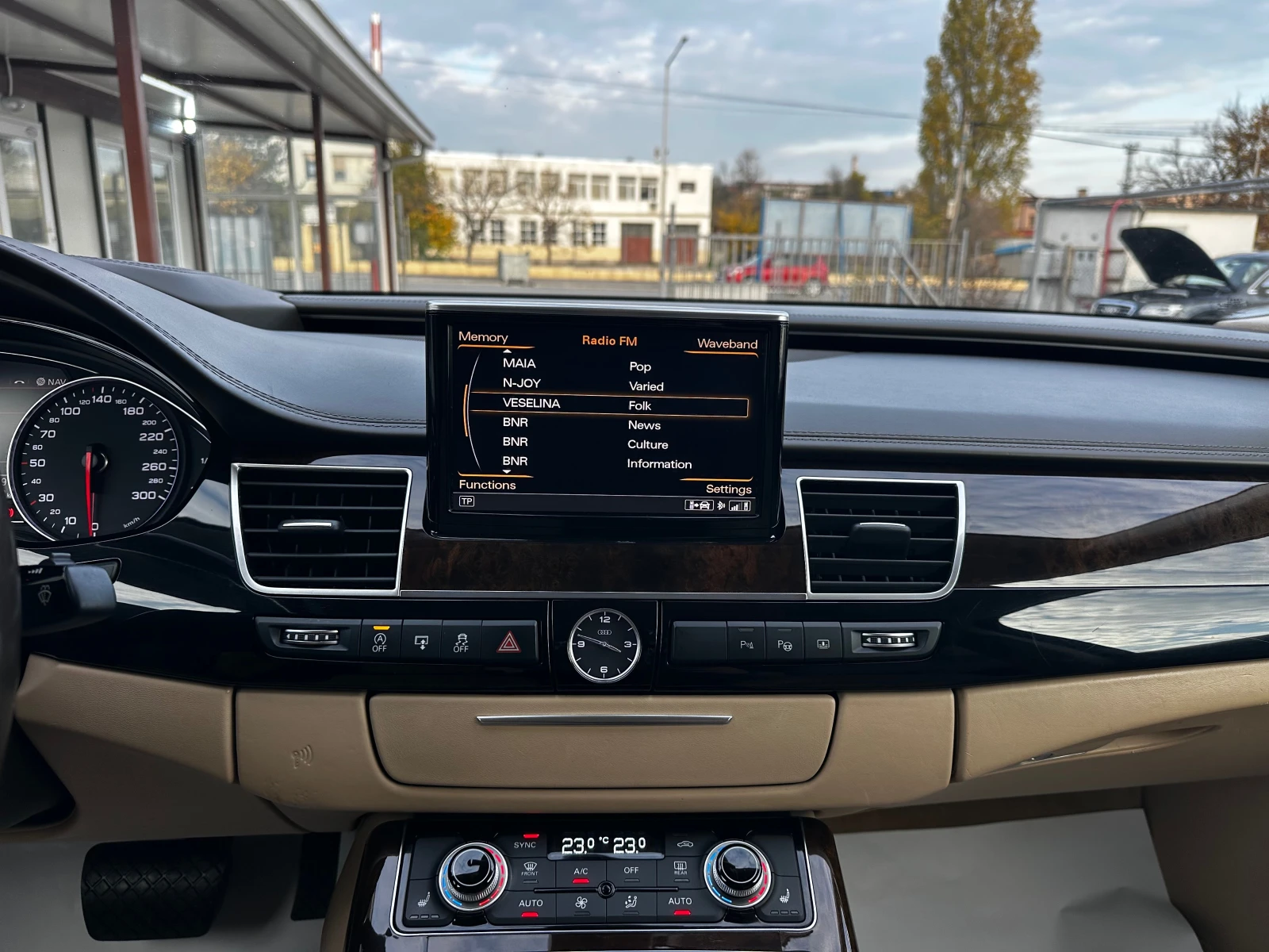 Audi A8 4.2TDI 385. 3xTV* Matrix* Full | Mobile.bg   11