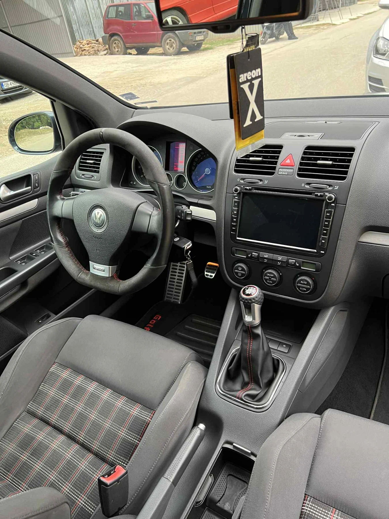 VW Golf, снимка 6 - Автомобили и джипове - 53923393
