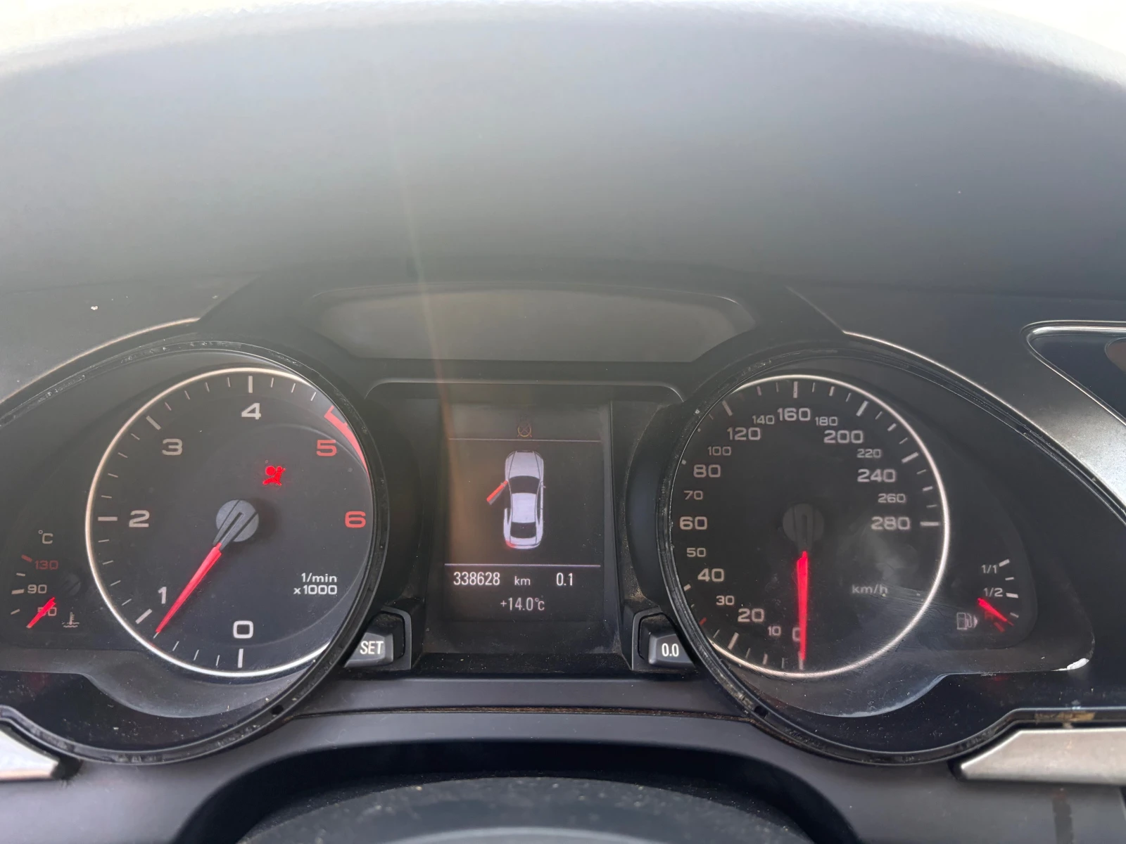 Audi A5 3.0TDI 239KC/РЪЧКА/КОЖА /КСЕНОН ЛЕД, снимка 11 - Автомобили и джипове - 54400975
