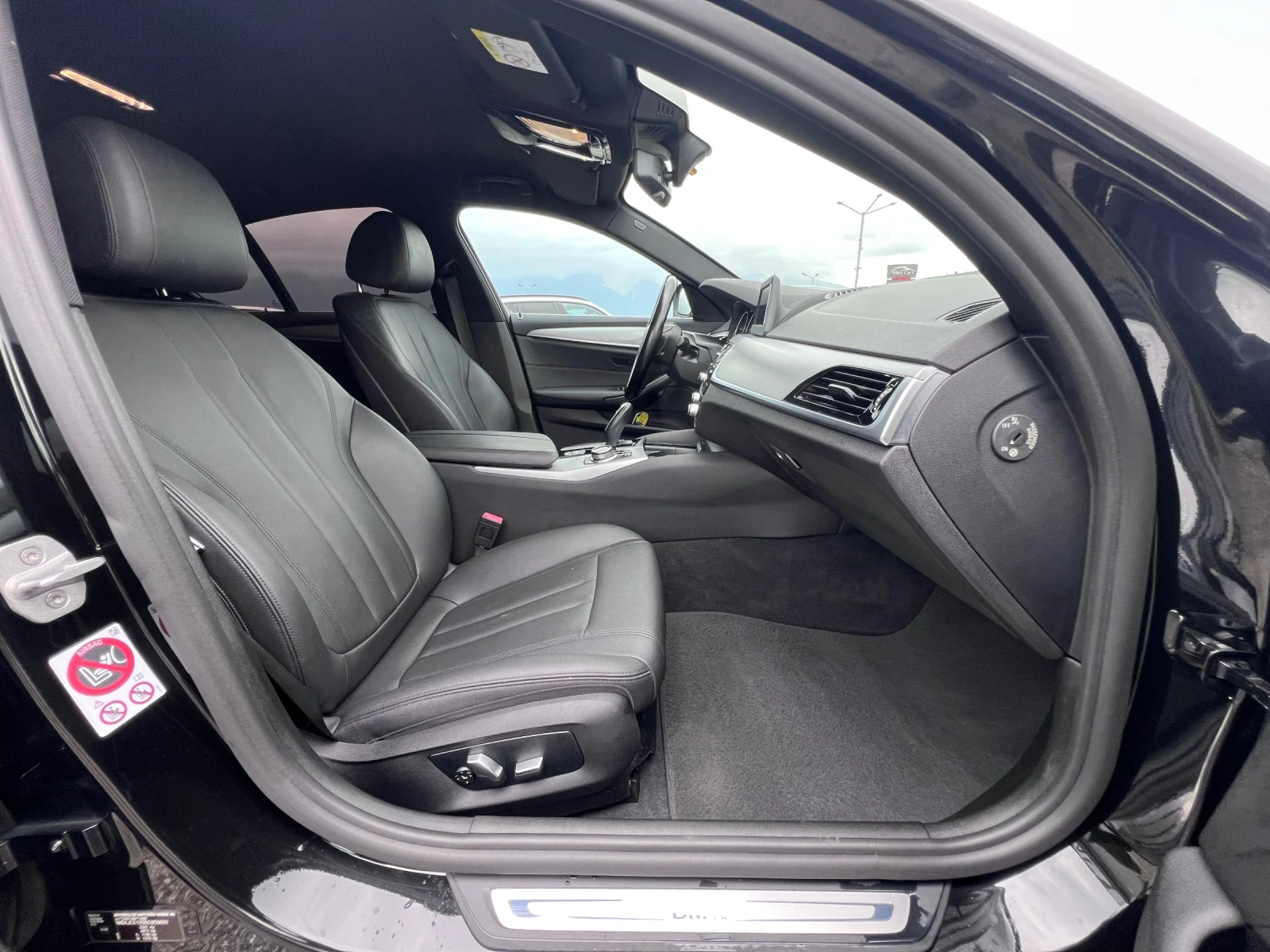 BMW 520 d* X-Drive* , снимка 15 - Автомобили и джипове - 54686014