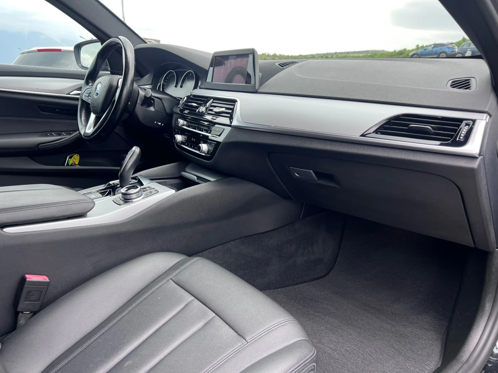 BMW 520 d* X-Drive* , снимка 16 - Автомобили и джипове - 54686014