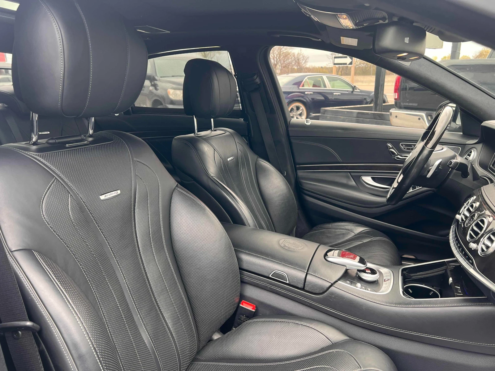 Mercedes-Benz S 63 AMG FULL екстри / Официален дилър / Чист CARFAX /, снимка 12 - Автомобили и джипове - 54880892