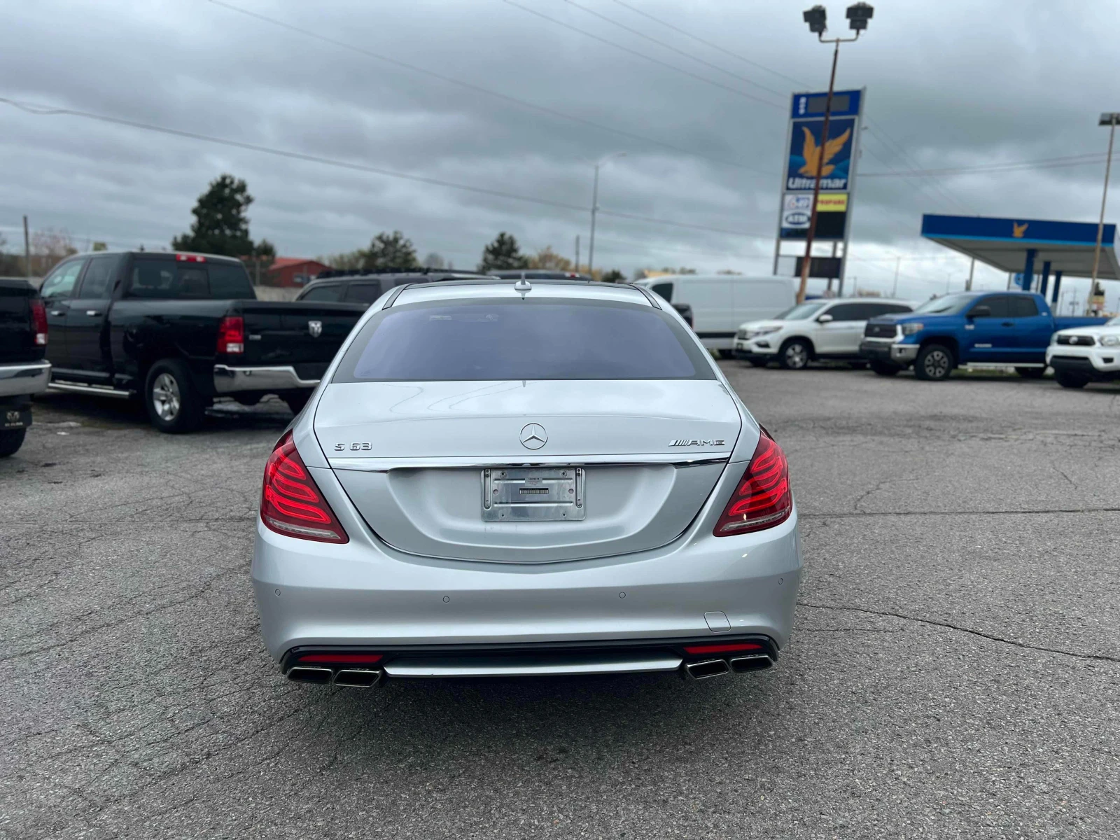 Mercedes-Benz S 63 AMG FULL екстри / Официален дилър / Чист CARFAX /, снимка 4 - Автомобили и джипове - 54880892