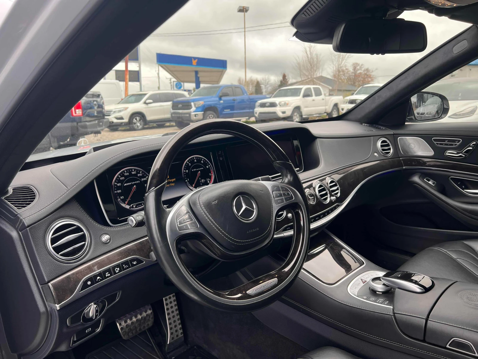 Mercedes-Benz S 63 AMG FULL екстри / Официален дилър / Чист CARFAX /, снимка 7 - Автомобили и джипове - 54880892
