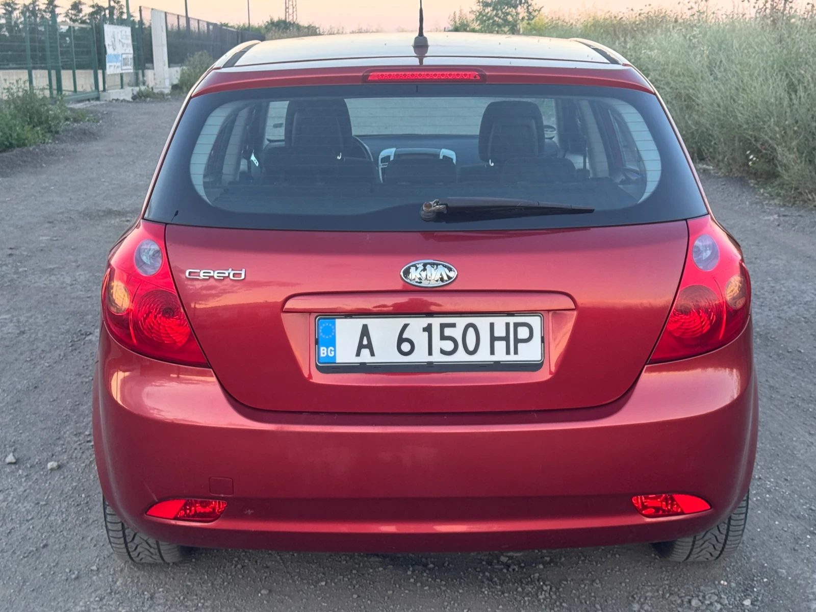 Kia Ceed 1.6i, снимка 5 - Автомобили и джипове - 54933877
