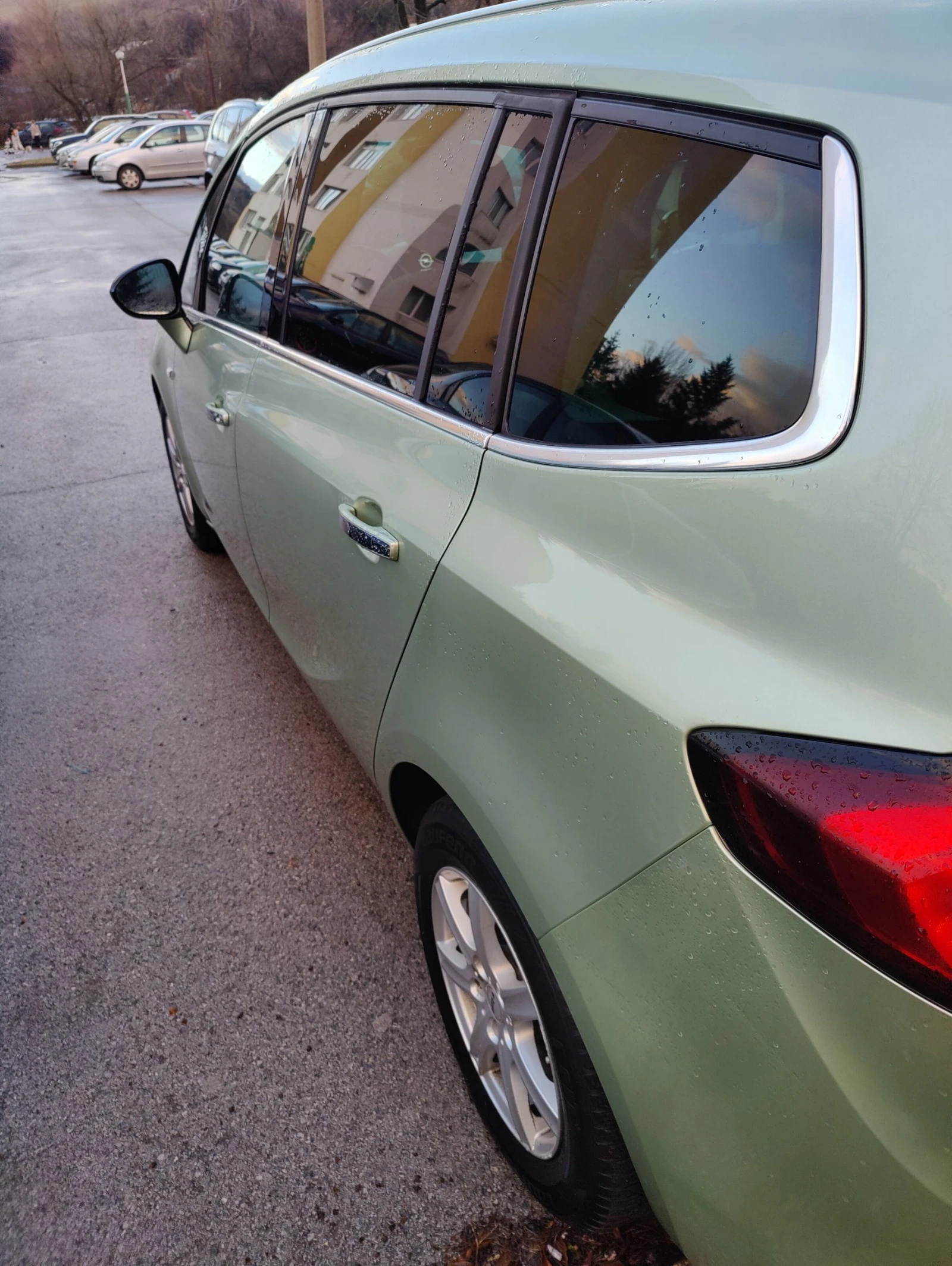 Opel Zafira Tourier, снимка 3 - Автомобили и джипове - 55077582