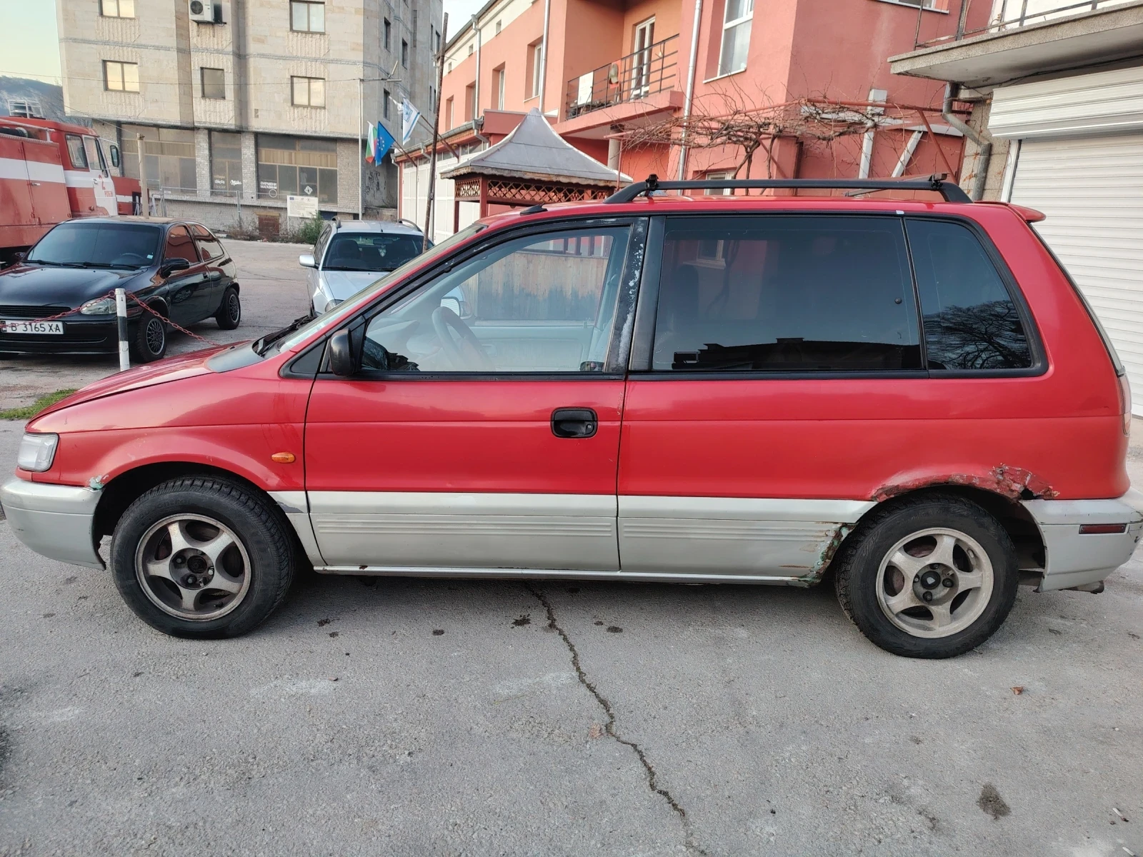 Mitsubishi Space runner, снимка 3 - Автомобили и джипове - 55083357