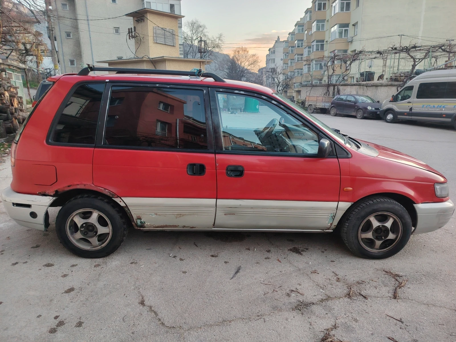 Mitsubishi Space runner, снимка 2 - Автомобили и джипове - 55083357